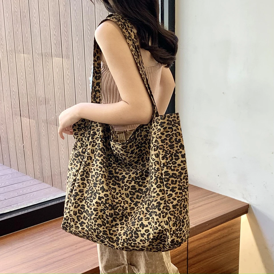 Bolsos de mano con cerrojo de  - Women Bags On Sale reseña y precio